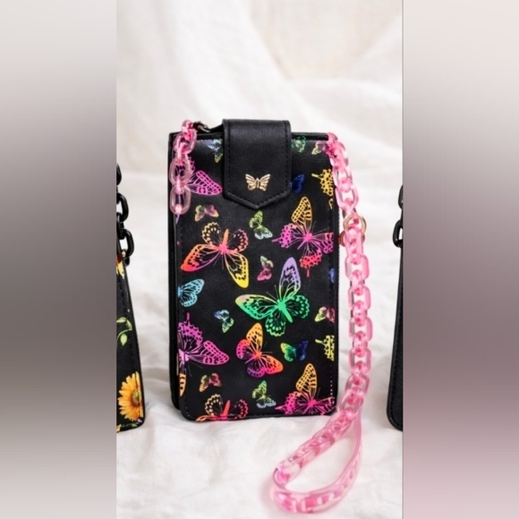 No Boundaries Accessories - NWT No Boundaries Butterflies Crossbody Cellphone Holder Zipper Wallet